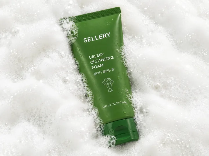 Sellery Cleansing Foam lather shot