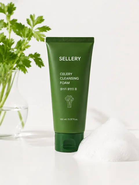 Sellery Cleansing Foam, lather and glass jar